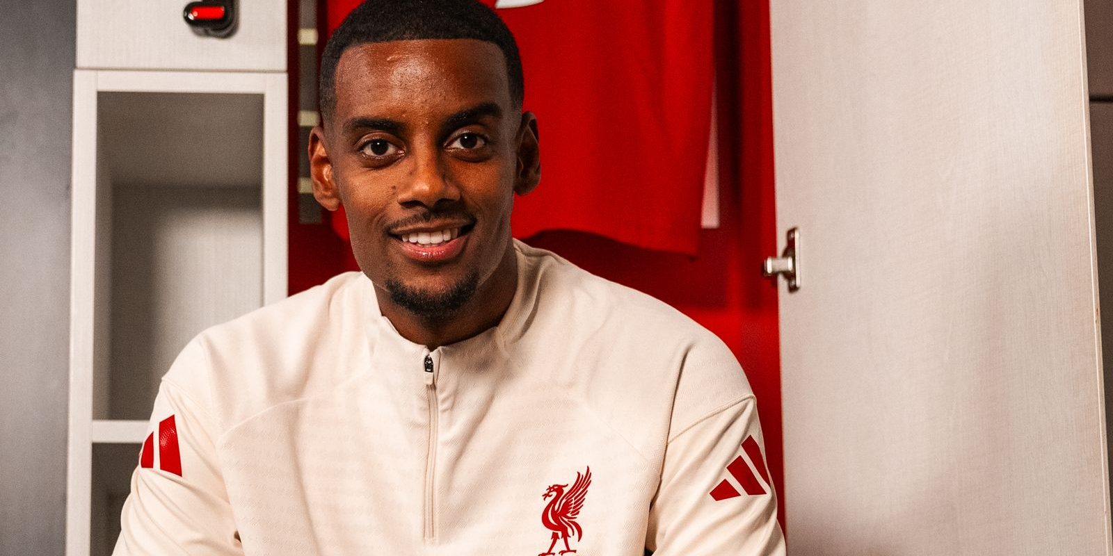 skysports-isak-liverpool-alexander_7008780.jpg