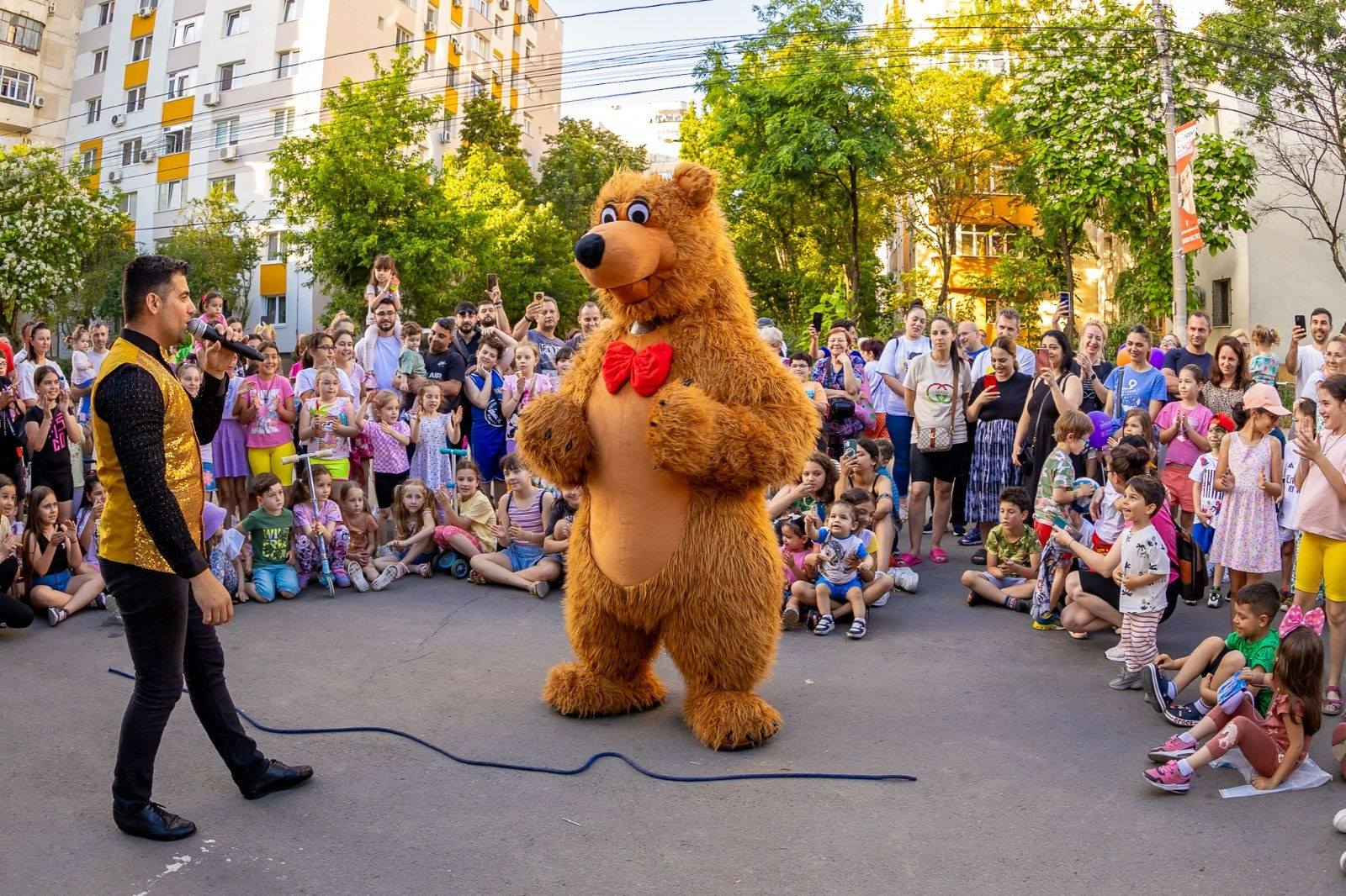 Calea Victoriei și strada Poiana cu Aluni din București devin pietonale în weekend, oferind expoziții, spectacole, parade și ateliere interactive