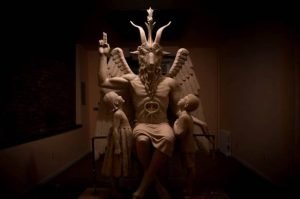 Rusia denunță drept organizație teroristă „Mișcarea Satanistă Internațională”, deși oficial nu există o astfel de entitate.