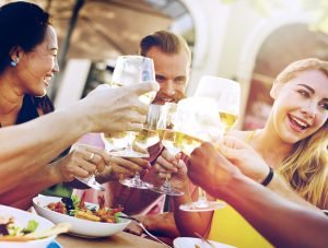 Arezan: povestea vinului care îmbină tradiția tracică cu estetica modernă a barurilor nordice