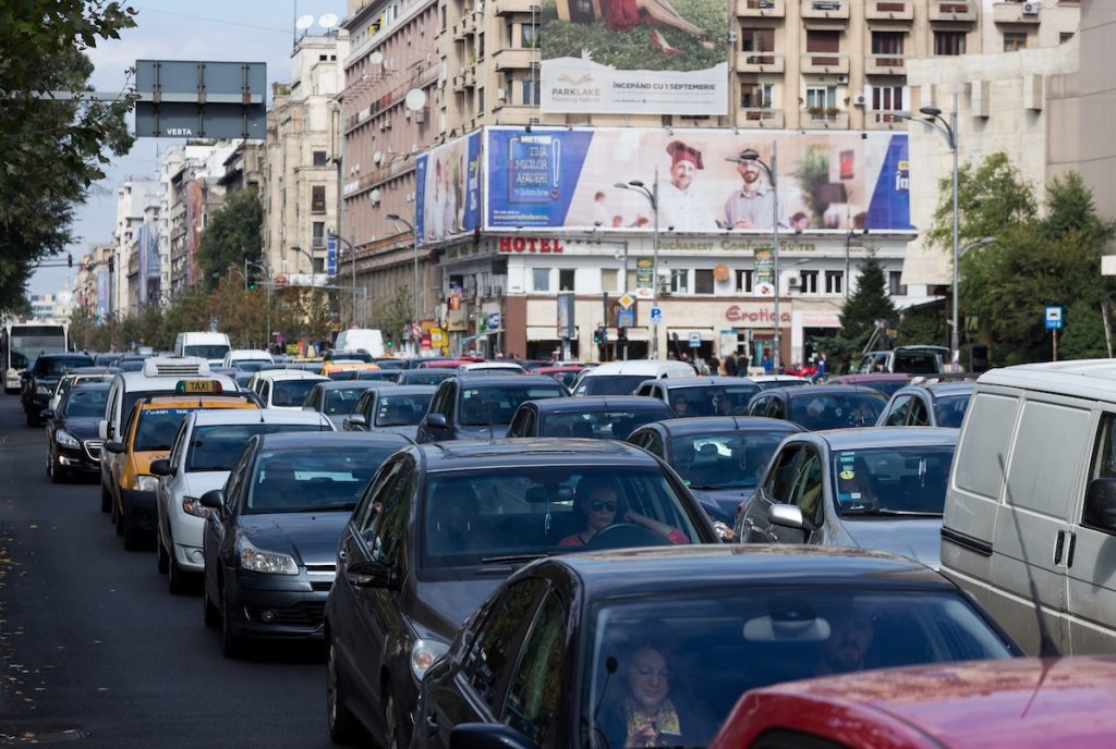 Sugestie pentru diminuarea aglomerației: oficialii din sectorul public din București sunt încurajați să își înceapă programul de lucru în intervale orare diferite