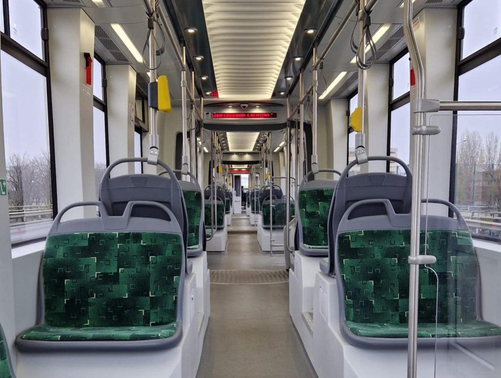 [ad_1] Societatea de Transport București a decis să anuleze procedura de achiziție pentru tramvaie noi de 18 metri cu podea complet coborâtă, deoarece ofertantul câștigător nu a furnizat garanțiile și documentele necesare pentru extinderea valabilității ofertei, conform unei informații transmise de agenția de știri Agerpres