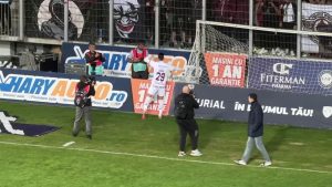 Împăcare plină de tandrețe! Alex Dobre a fost alături de suporterii săi de la Rapid după confruntarea de la Ploiești: ce gest a avut fotbalistul