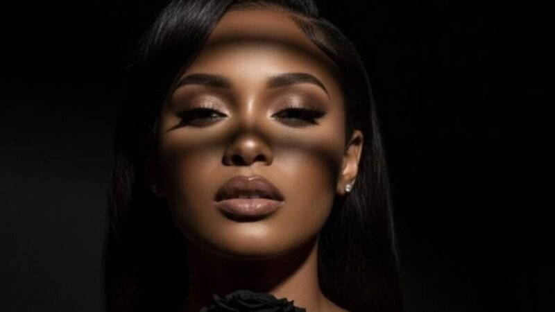 [ad_1] Un subiect de actualitate care ridică probleme etice și juridice în domeniul muzicii este cazul unui contract semnat cu o artistă creată aproape integral cu ajutorul inteligenței artificiale