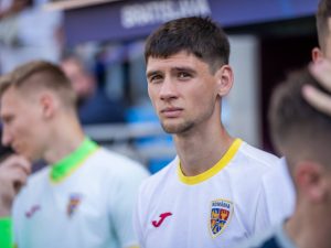 „Fără comformare, nu vei juca aici”