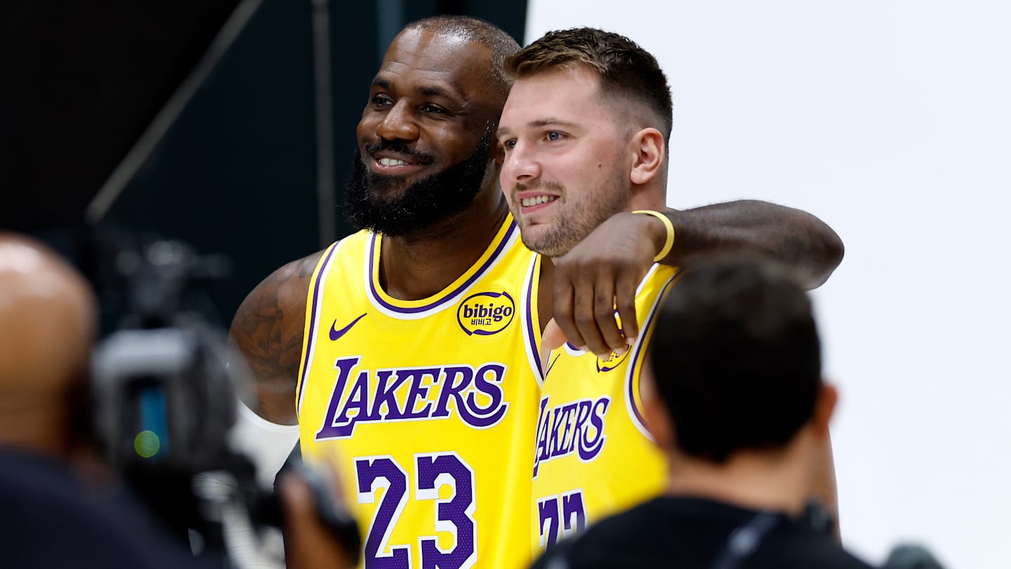[ad_1] LeBron James, superstarul Los Angeles Lakers, este dispus să se adapteze pentru binele echipei sale