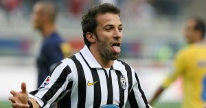 Legenda italiană și superstarul Sting distrag Newcastle de la Liga Campionilor