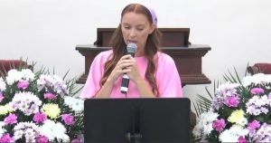 Actrița Diana Dumitrescu face o mărturisire publică. Cu oa doua ocazie, ea vorbește deschis despre experiența sa spirituală la momentul botezului, înfața enoriașilor.