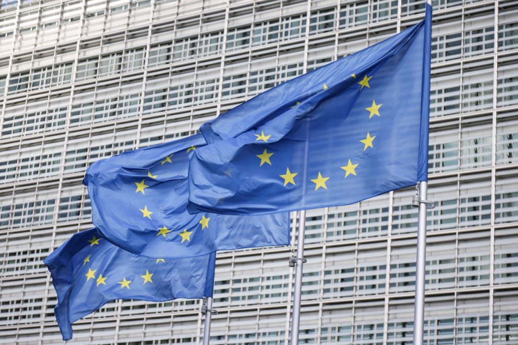 [ad_1] Comisia Europeană intensifică măsurile pentru protecția copiilor online, trimițând solicitări de informații către platforme majore precum Snapchat, YouTube, Apple Store și Google Play