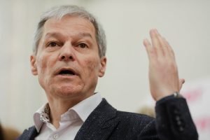 Dacian Cioloș despre incapacitatea actualului stat de a se auto-reforma: nevoie de presiune externă pentru o schimbare profundă / Încercările de evoluție nu sunt suficiente, iar când acestea nu funcționează, apare revoluția din spate