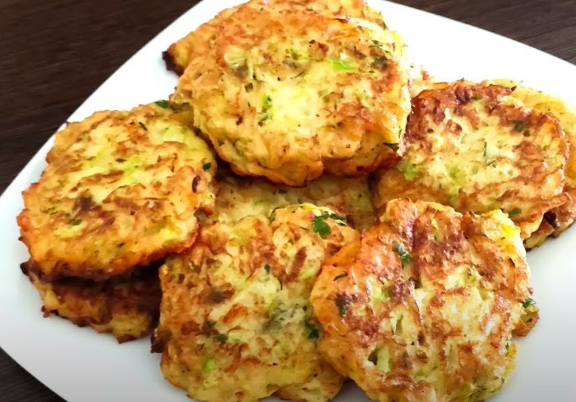 Sandvișuri cu dovlecel și brânză la cuptor – o rețetă simplă, nutritivă și de sezon, ideală pentru pachetul de școală sau birou