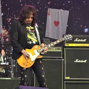 Legendarul chitarist Ace Frehley de la KISS, a încetat din viață la 74 de ani