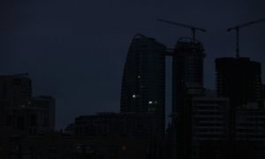 Operatorul energetic ukrainian Ukrenergo implementează întreruperi de electricitate în opt regiuni din cauza atacurilor din partea Rusiei