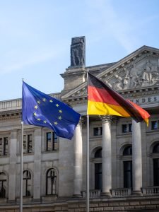 Controverse în Parlamentul Germaniei privind reforma forțelor armate și extinderea efectivelor Bundeswehr prin tragere la sorți / Ministrul Apărării răspunde criticilor coaliției care solicită doborârea dronelor suspecte