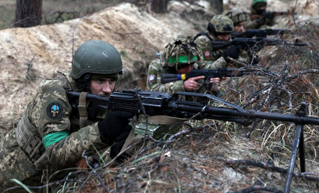 Secretarul american al Apărării îndeamnă aliații NATO să achiziționeze mai multe armamente americane pentru ajutorul acordat Ucrainei