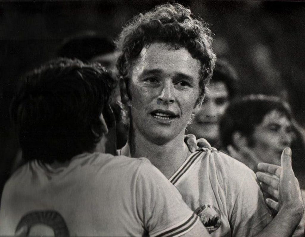 „Există încă ceva de dezvăluit?” sau „Mai sunt secrete de descoperit?” ar fi variante alternative pentru titlul respectivei postări de știri.