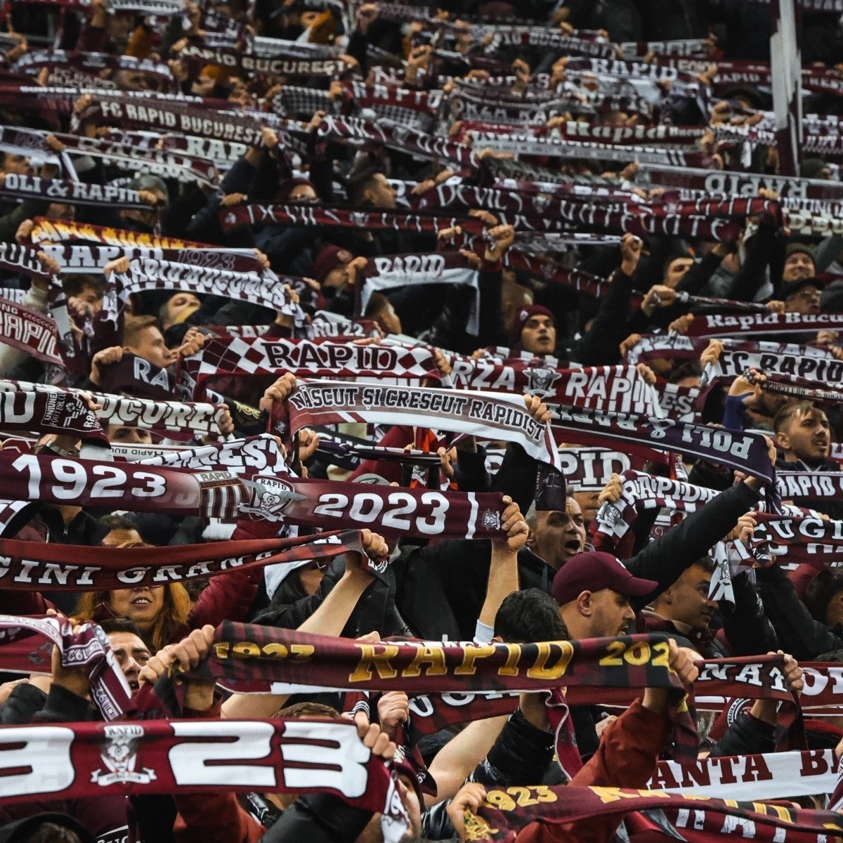 Rapid București câștigă în fața Farul Constanța cu 3-1 și se menține pe primul loc în Superligă până la partida echipei din Craiova