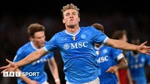 Napoli devine lider în Serie A după victoria cu Genoa