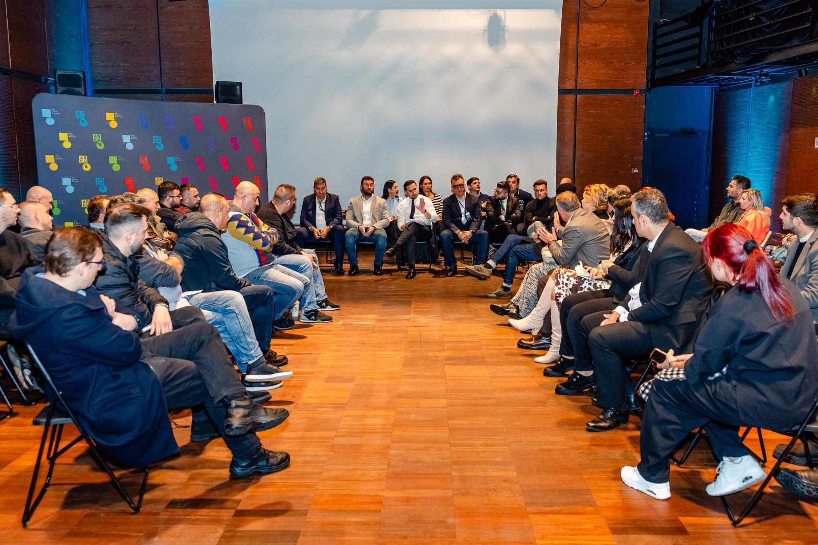 [ad_1] Reguli noi pentru Centrul Vechi din București Primarul Stelian Bujduveanu a anunțat recent inițierea unei serii de măsuri menite să îmbunătățească și să revitalizze Centrul Vechi al Bucureștiului