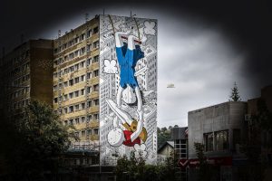 Video: Mural de 10 etaje pictat la Reșița de artistul italian Francesco Millo, unul dintre cei mai renumiți specialiști în artă murală din lume