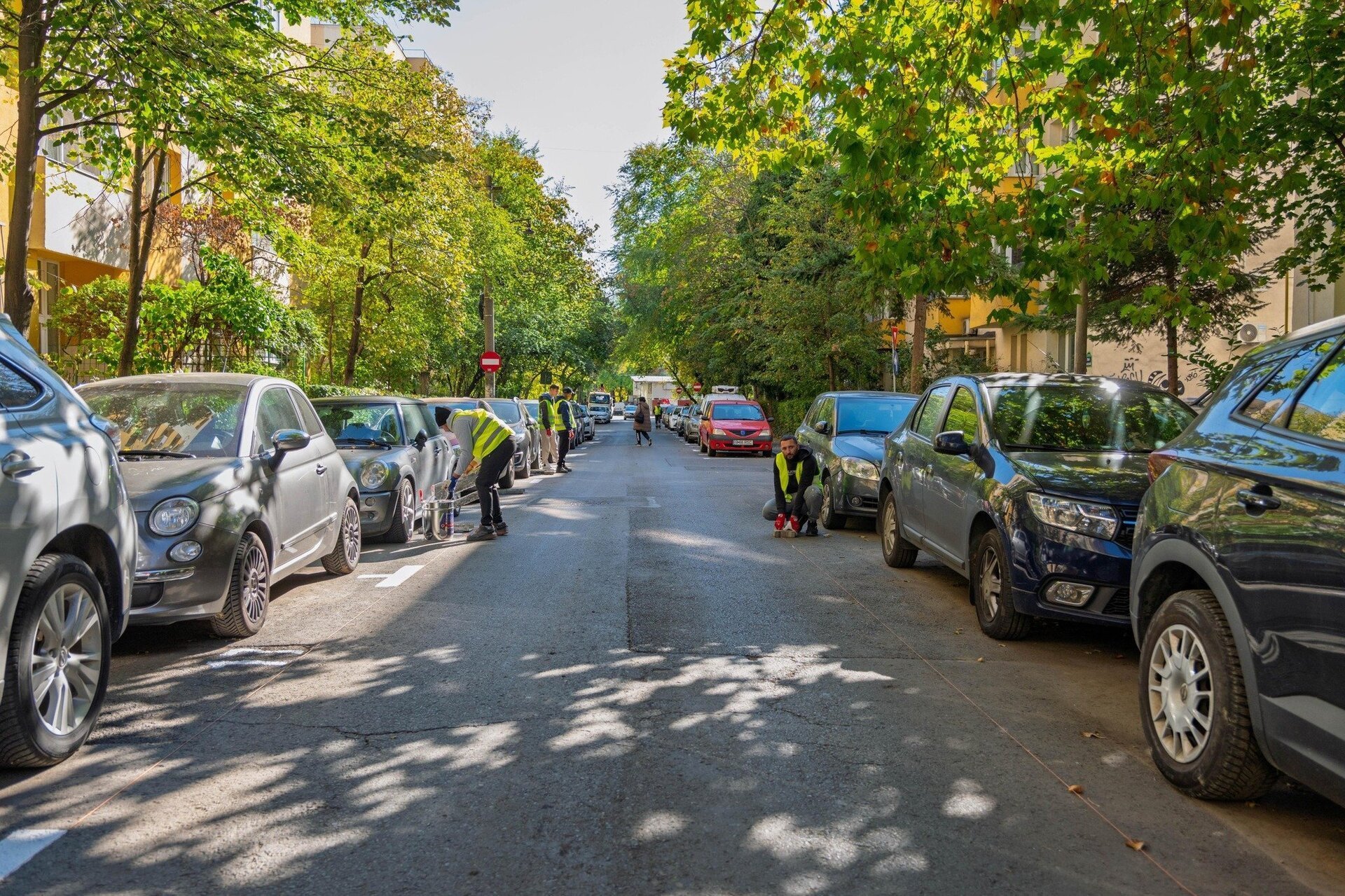 [ad_1] Primăria Sectorului 2 a amenajat 101 noi locuri de parcare de rezidență pe strada Pescărușului, într-o zonă anterior neamenajată, unde mașinile erau parcate haotic