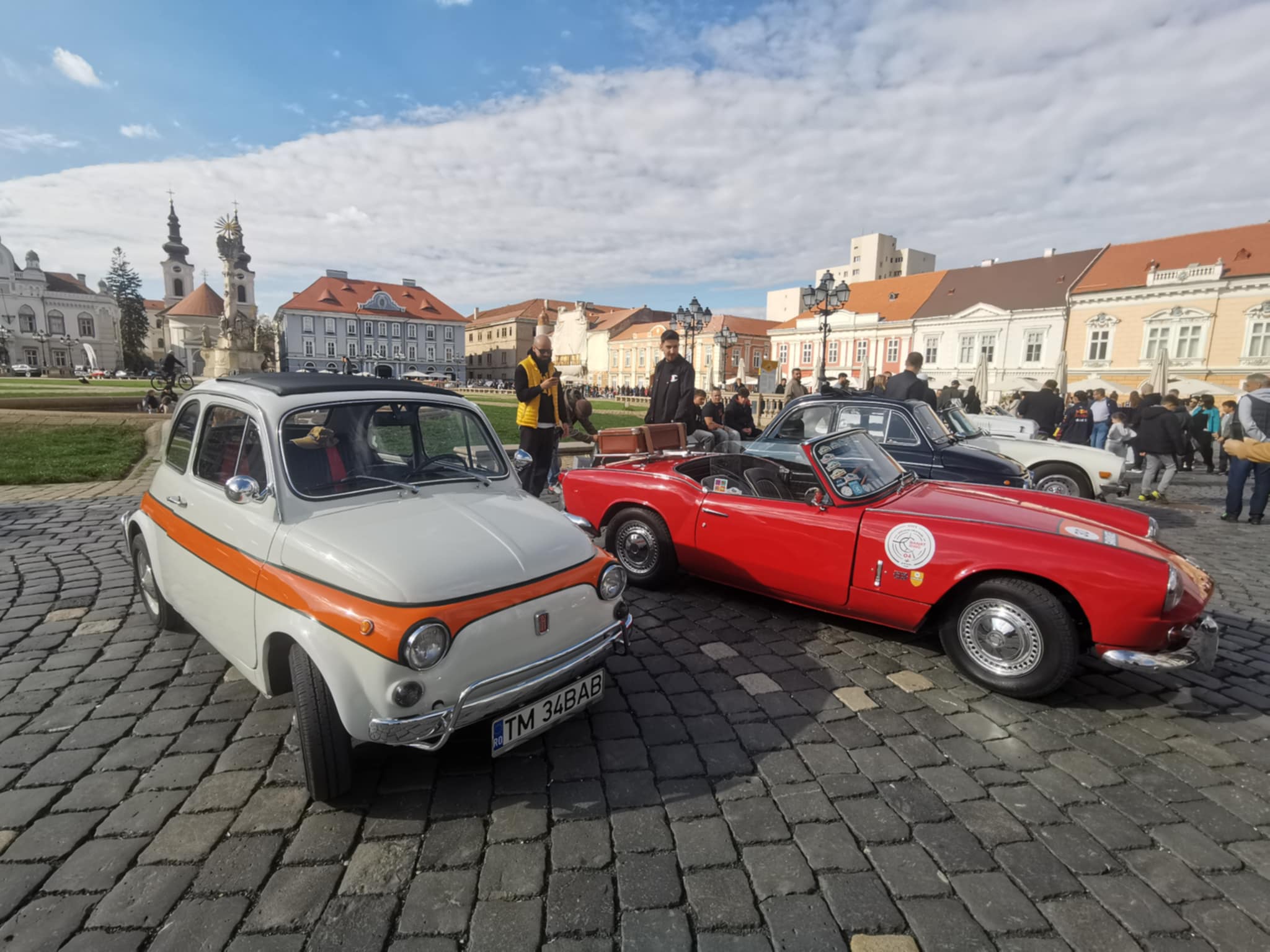 [ad_1] Peste 130 de mașini de colecție, toate având cel puțin 30 de ani vechime, au fost expuse la Retroparada Toamnei din Timișoara