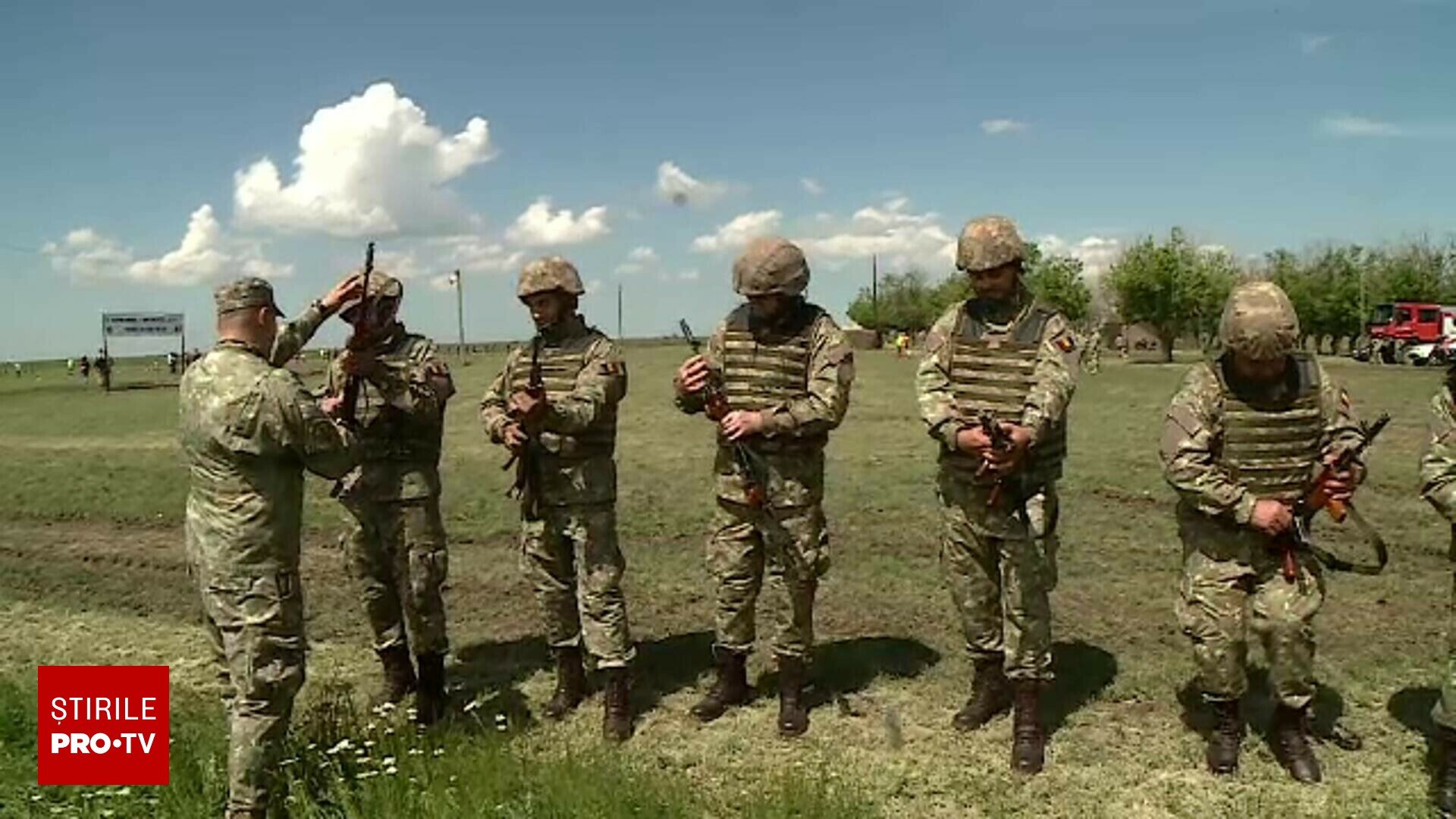 Condiții pentru a deveni militar voluntar și a rămâne în armată.