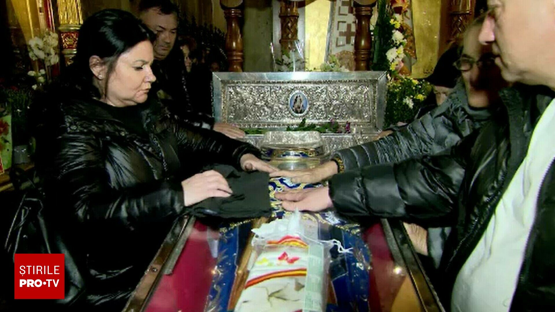 [ad_1] sute de mii de credincioși sunt așteptați să se închine la racla cu moaștele Sfintei Cuvioase Parascheva, eveniment care a început miercuri în capitala Moldovei