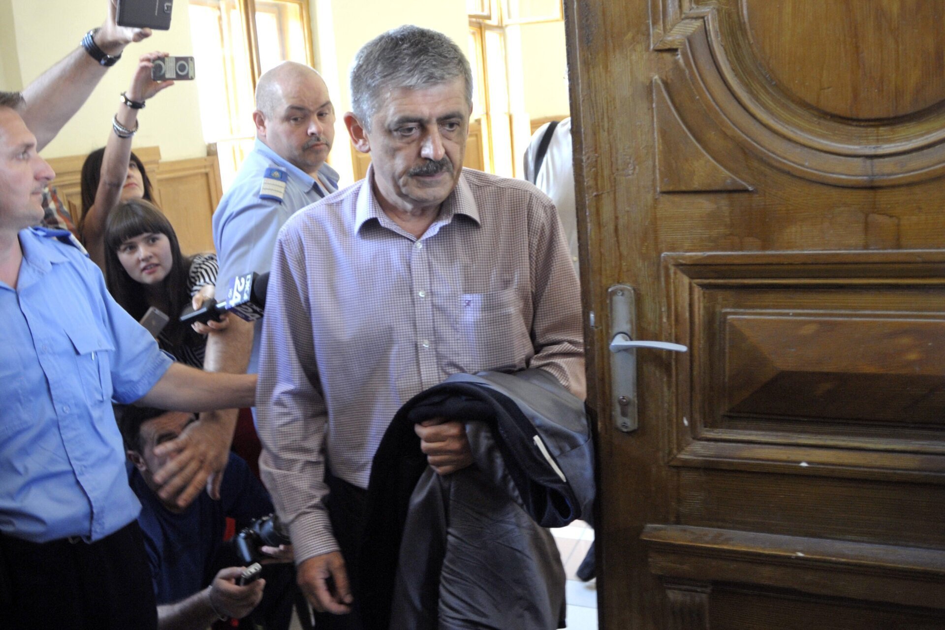 [ad_1] fostul președinte al consiliului județean cluj și fost deputat în parlamentul româniei, horea uioreanu, a murit într-un cămin pentru vârstnici