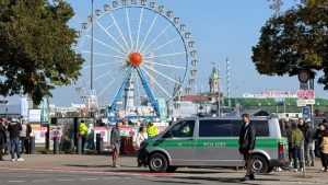Oktoberfest redeschis după alertă de bombă la Munchen