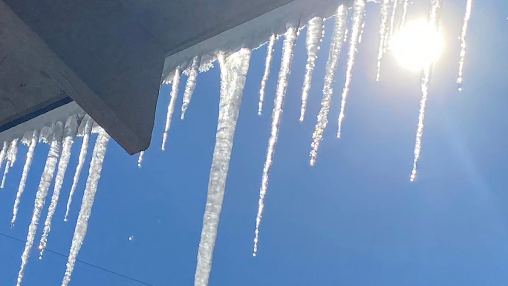 77894668007-icicle-012225.jpg
