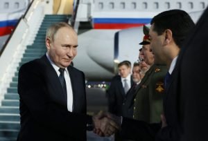 Bulgaria ar putea permite lui Putin să utilizeze spațiul aerian pentru zboruri către Budapesta, după reluarea discuțiilor privind facilitarea întâlnirilor oficiale; închiderea spațiului aerian pentru aeronavele rusești este în vigoare din februarie 2022