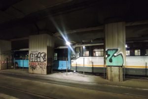 Accident în Pasajul Victoriei: autobuz și tramvai în coliziune.