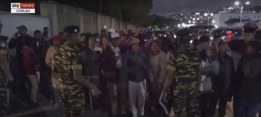 Tentativă de uzurpare a puterii în Madagascar: Forțele speciale CAPSAT sprijină protestatarii, președintele Rajoelina lipsă de pe teren