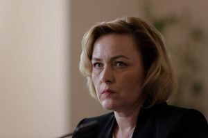 Soră a fostului ministru PSD al Internelor Carmen Dan arestată într-un caz de fraudă de 1,3 milioane de euro; Carmen Dan, audiată la Parchet: “Nu aveam o relație apropiată”