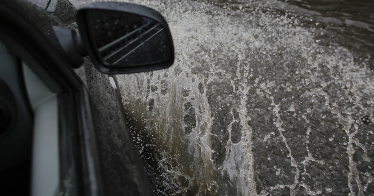 Ciclonul Barbara trece peste România. Efectele ploilor de cod roșu: intervenții ale ISU în București și în țară