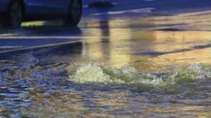 Cod roșu de ploi: Ministrul convoacă CMSU