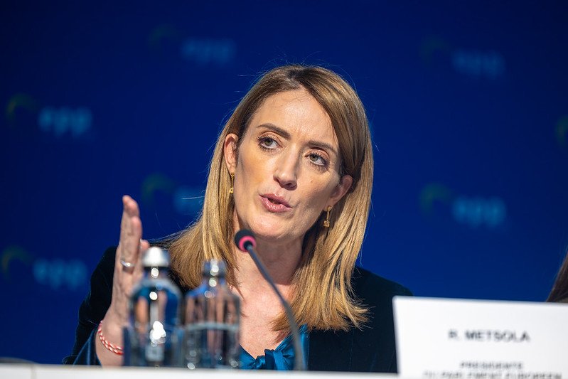 Conducătoarea Parlamentului European, Roberta Metsola, a validat cererea de suspendare