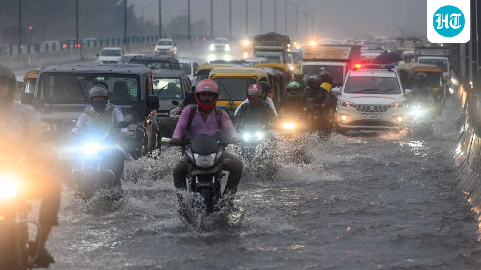 Averse puternice lovesc regiunea Delhi-NCR; Institutul Meteorologic Indian emite alerta portocalie pentru Noida și Ghaziabad | Detalii