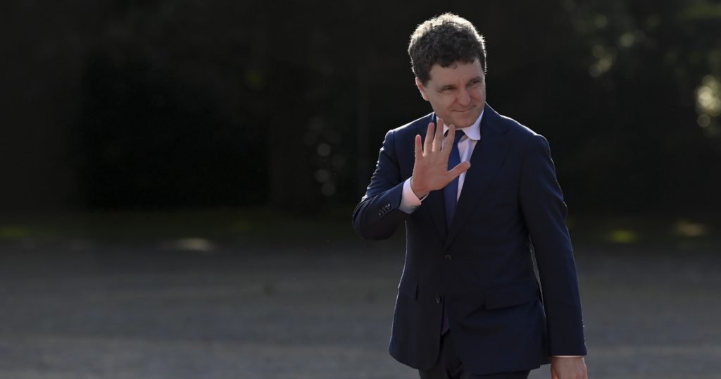 Cine sunt oamenii care îl consiliază pe Nicușor Dan în domenii-cheie: politică internă, relații externe și probleme economice