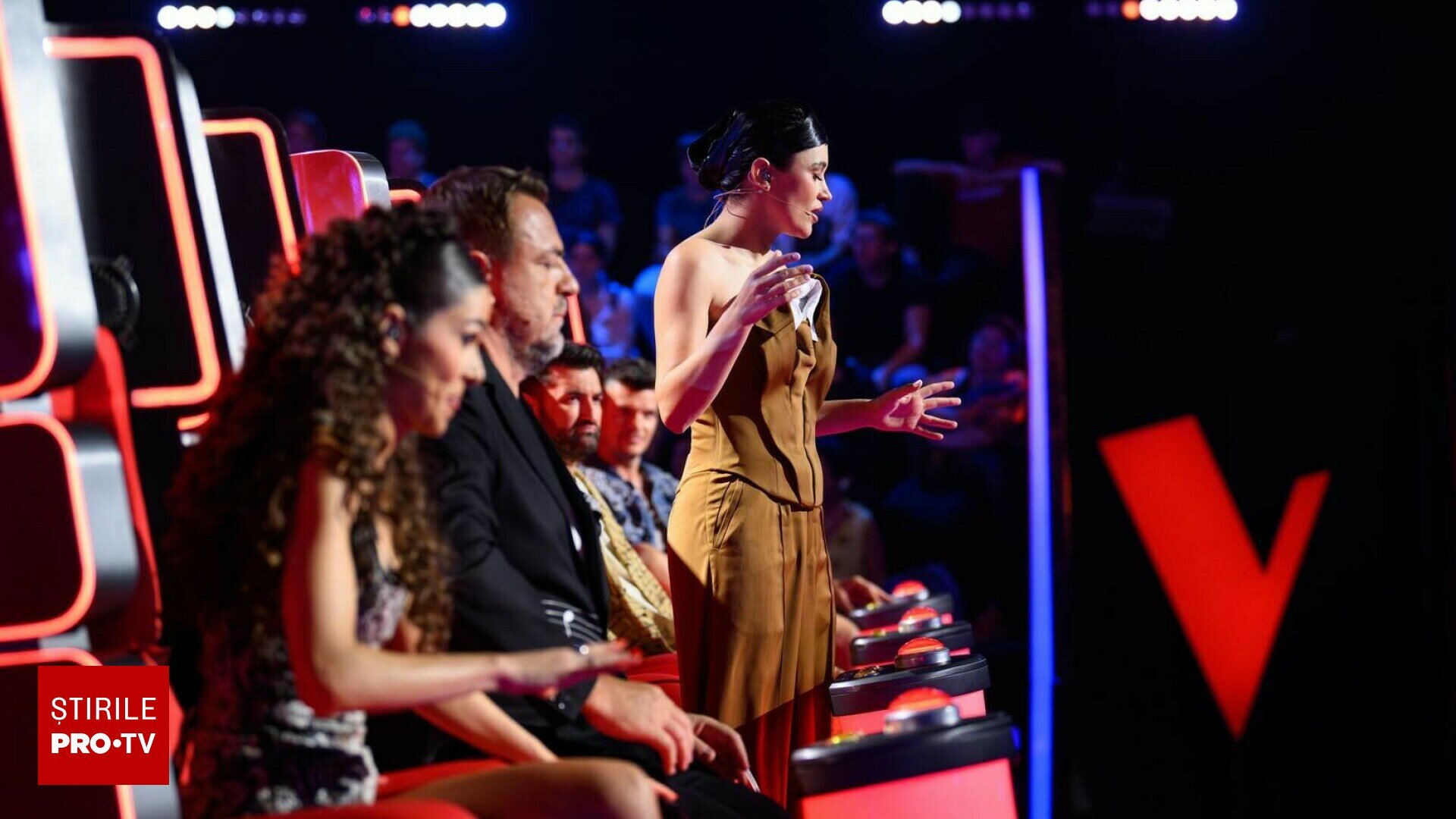[ad_1] Diseară, de la 20:30, scena de la Vocea României se va transforma din nou într-un spectacol al emoțiilor și al vocilor puternice, aducând momente intense și povești impresionante din partea concurenților deciși să-și urmeze visul