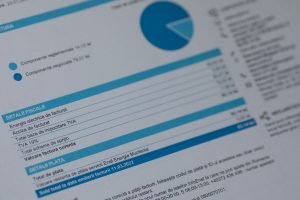 Ministrul Energiei anunță inițiative legislative pentru protejarea clienților vulnerabili și stabilirea unui preț maxim pentru consumatorii cu venituri până în 3.000 de lei