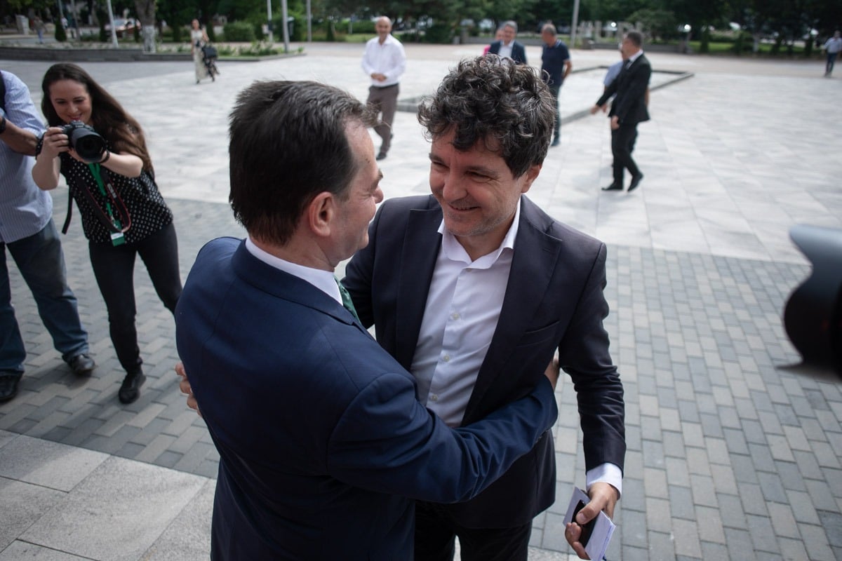 [ad_1] Consilierul prezidențial Ludovic Orban a afirmat sâmbătă la o emisiune de știri că președintele Nicușor Dan ia decizii după o analiză atentă, motiv pentru care se percepe o oarecare încetinire în procesul decizional al acestuia