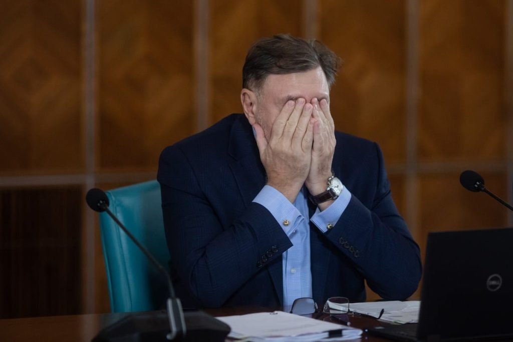 Rafila discută despre incidentul tragic din Iași: unii aparținători sunt infectați cu bacterii rezistente, iar ministrul a fost prezent în salonul de ATI fără să observe chiuveta.