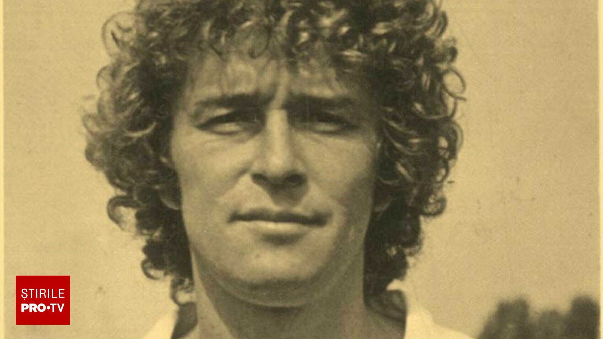 [ad_1] fostul fotbalist Flavius Domide a încetat din viață sâmbătă, la vârsta de 79 de ani, a anunțat clubul UTA Arad printr-un comunicat postat pe pagina oficială de Facebook