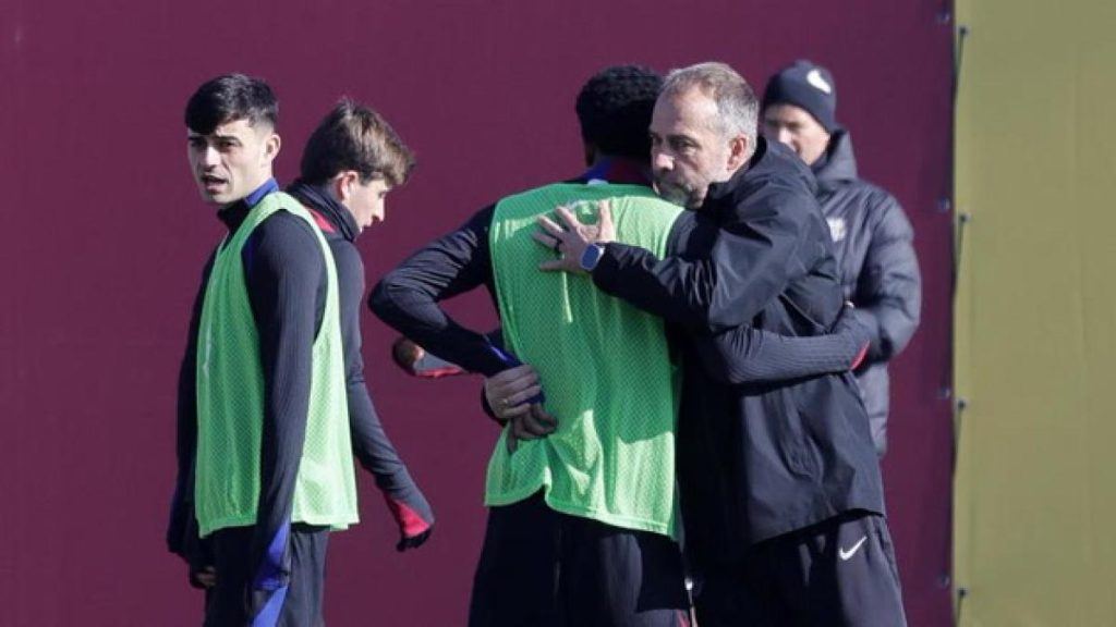 Flick da la lista de convocados para medirse esta noche al PSG con una gran novedad