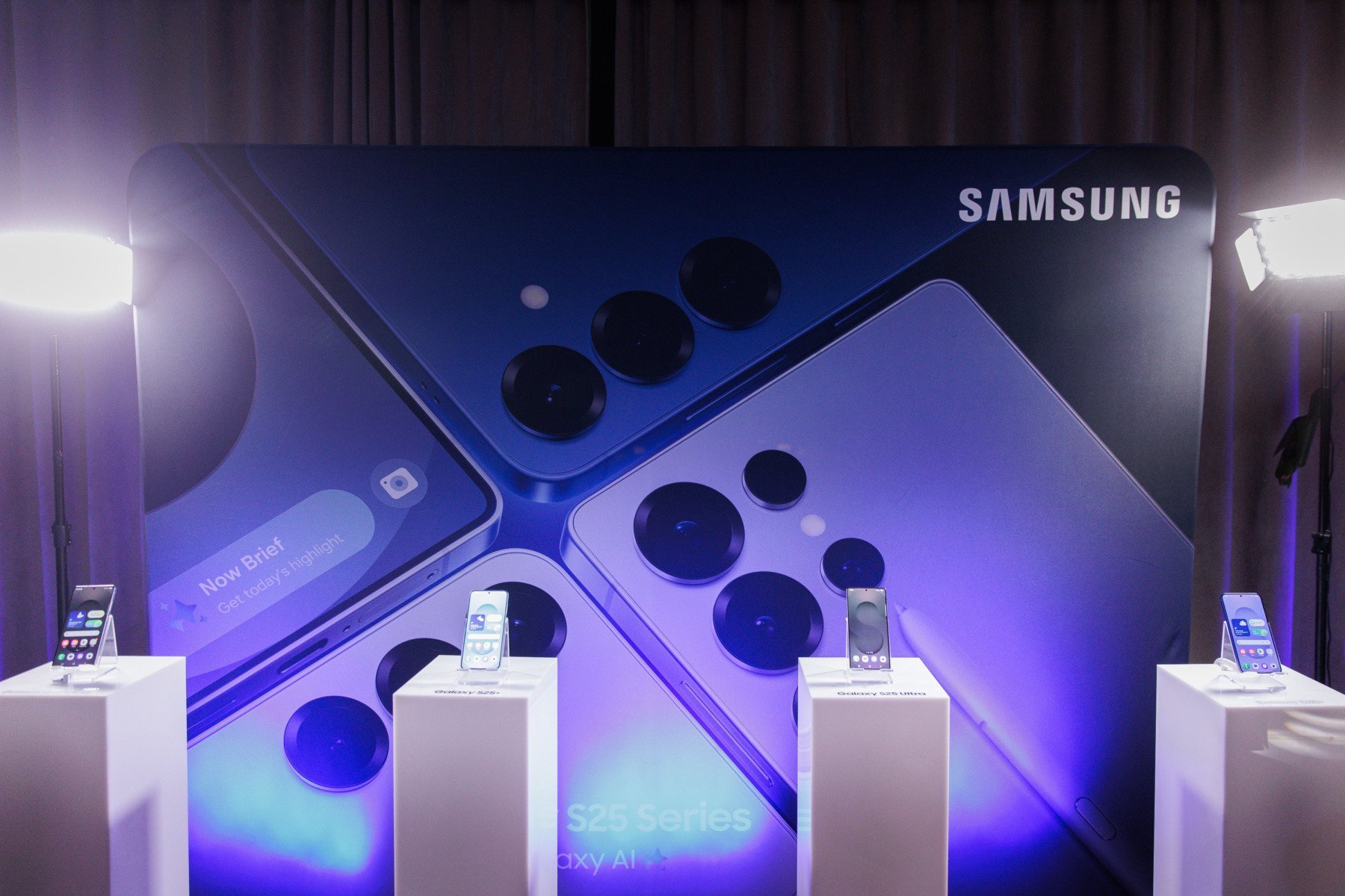 Familia fondatoare a Samsung Electronics vinde acțiuni în valoare de 1,2 miliarde de dolari pentru acoperirea taxelor de succesiune și a împrumuturilor