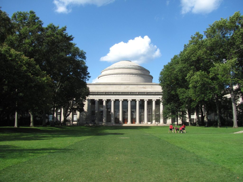 Great_Dome_Massachusetts_Institute_of_Technology_Cambridge_MA.jpg