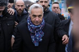Călin Georgescu continuă să fie sub control judiciar în dosar privind promovarea ideologiilor extremiste și învinuirea de incitare la crime de război și genocid