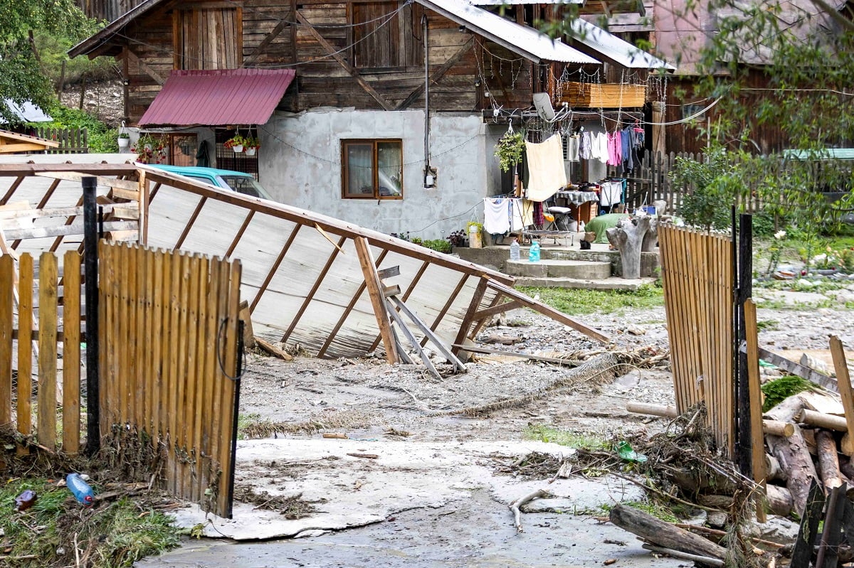 [ad_1] Ministrul Mediului, Diana Buzoianu, a explicat că, în curând, va fi adoptată o lege a apelor care va institui un fond destinat finanțării investițiilor în infrastructura necesară pentru protecția împotriva inundațiilor